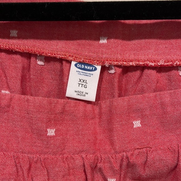 Old Navy top. XXL - Picture 2 of 7